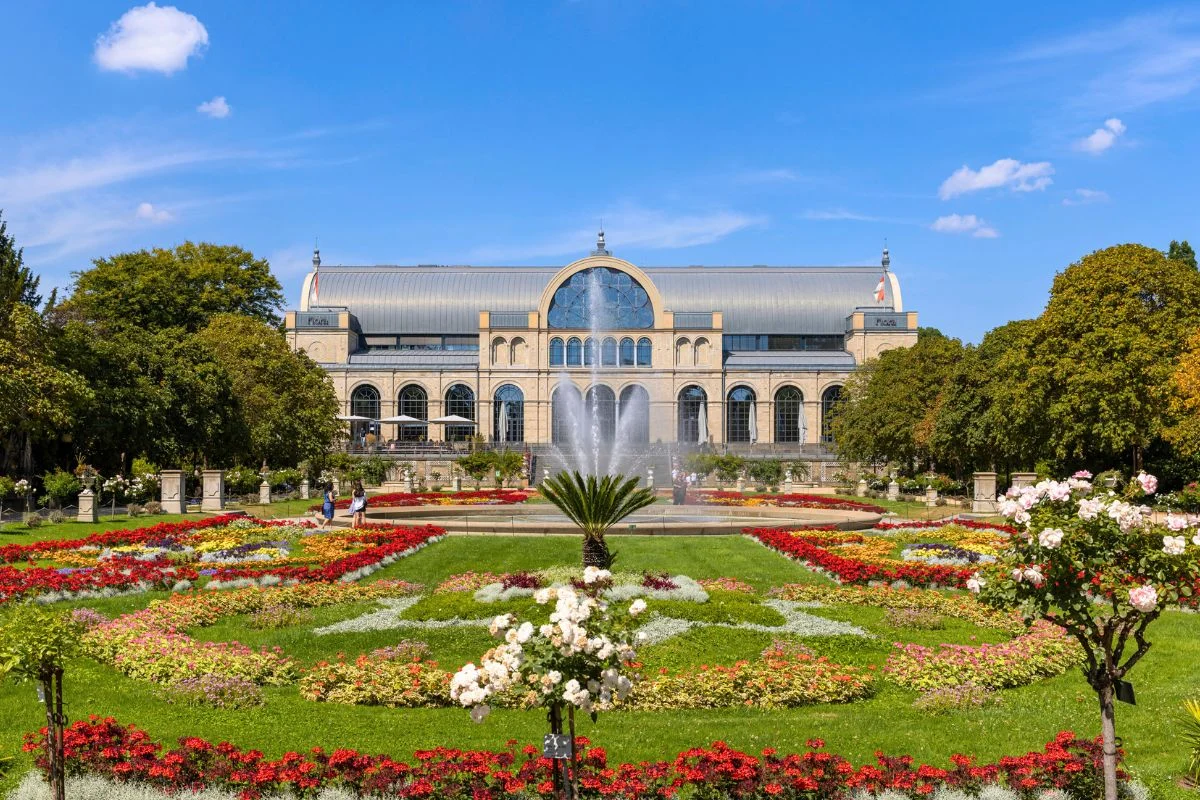 Walk around the stunning Flora und Botanischer Garten Köln (botanical garden)